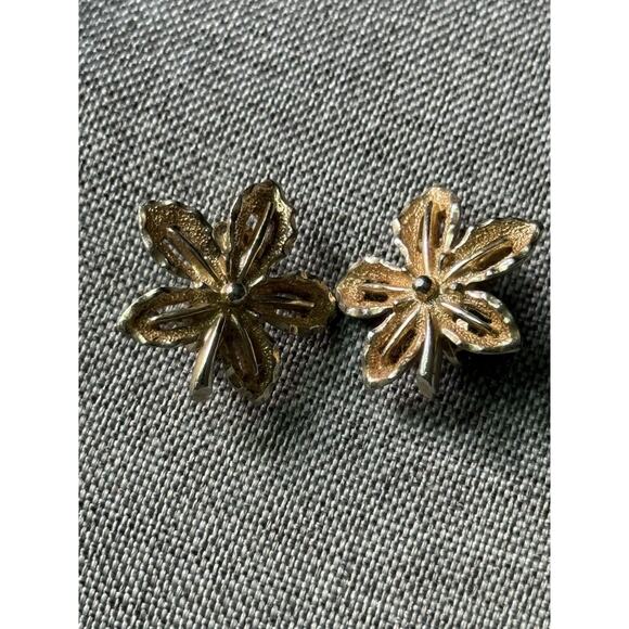 Vintage Sarah Coventry Flower Earrings Clip On Gold Tone Coquette Fairycore - Picture 1 of 4